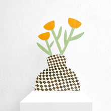 Load image into Gallery viewer, VASE big checkered black
