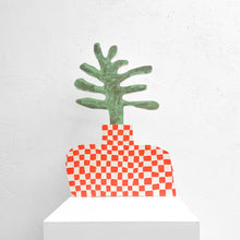 Load image into Gallery viewer, VASE big checkered red

